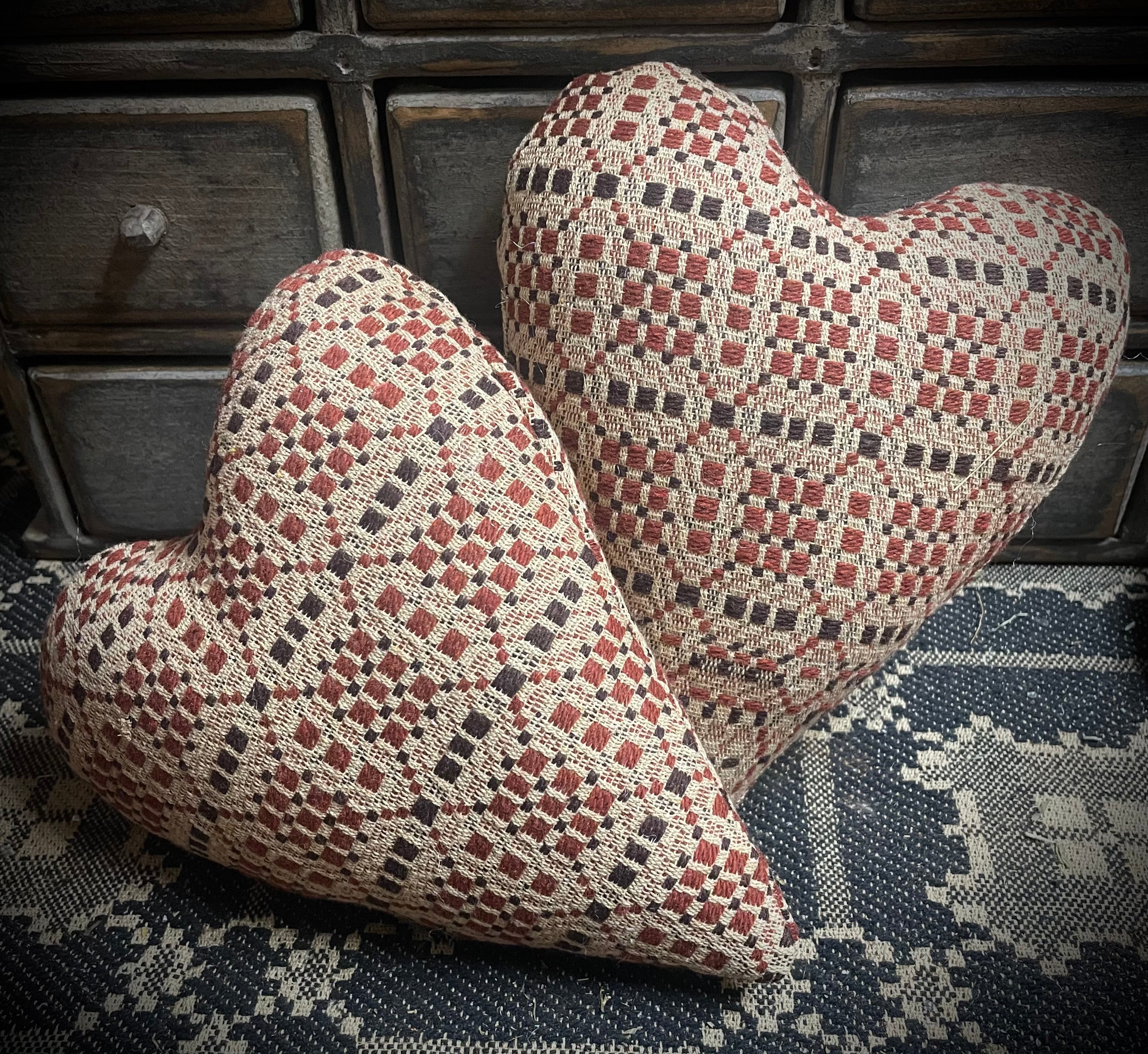 Primitive Handmade Valentines Coverlet Heart Brown/Red 10x9