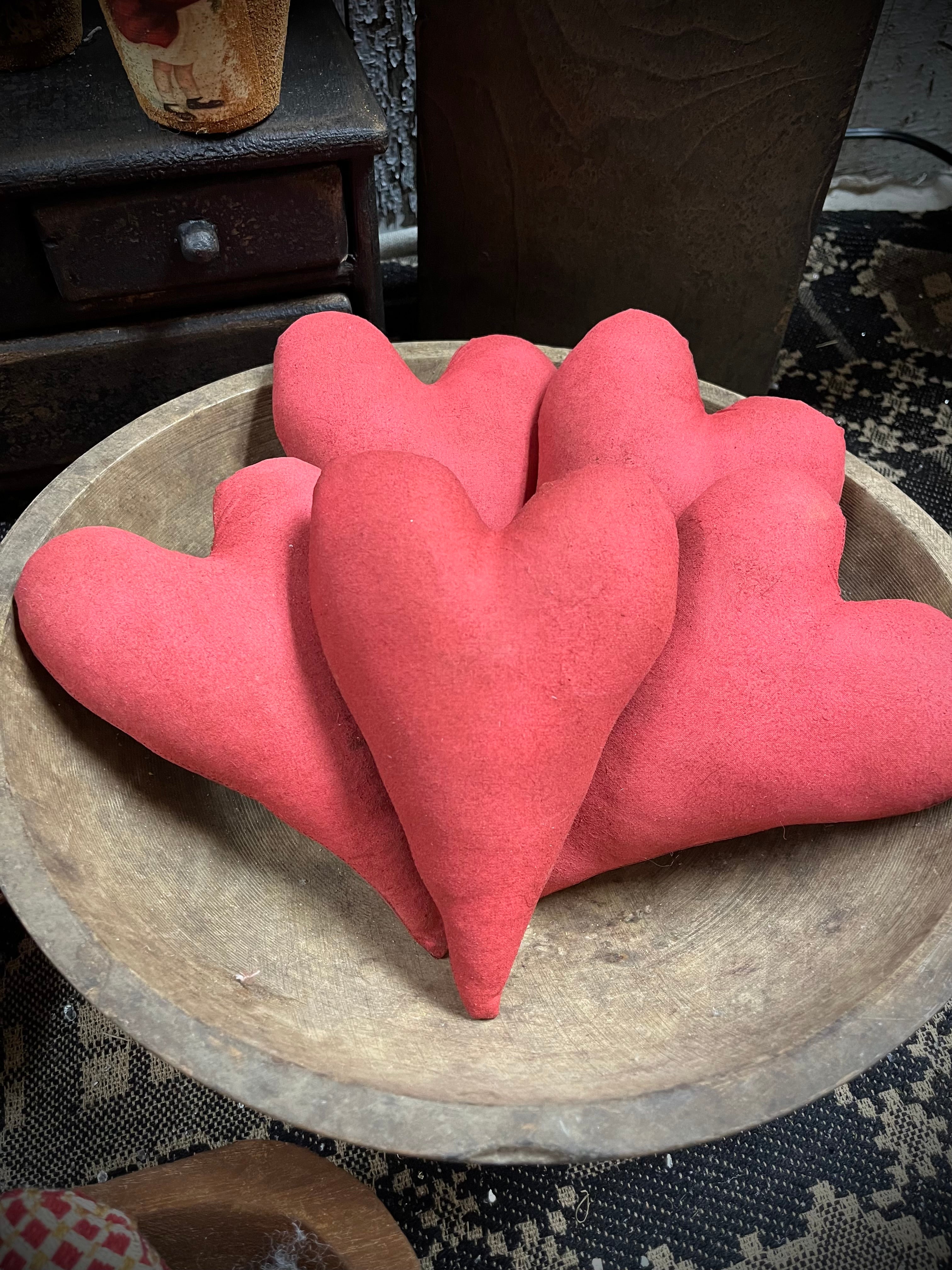 5 Primitive Handmade Valentines Hearts Red 7x4