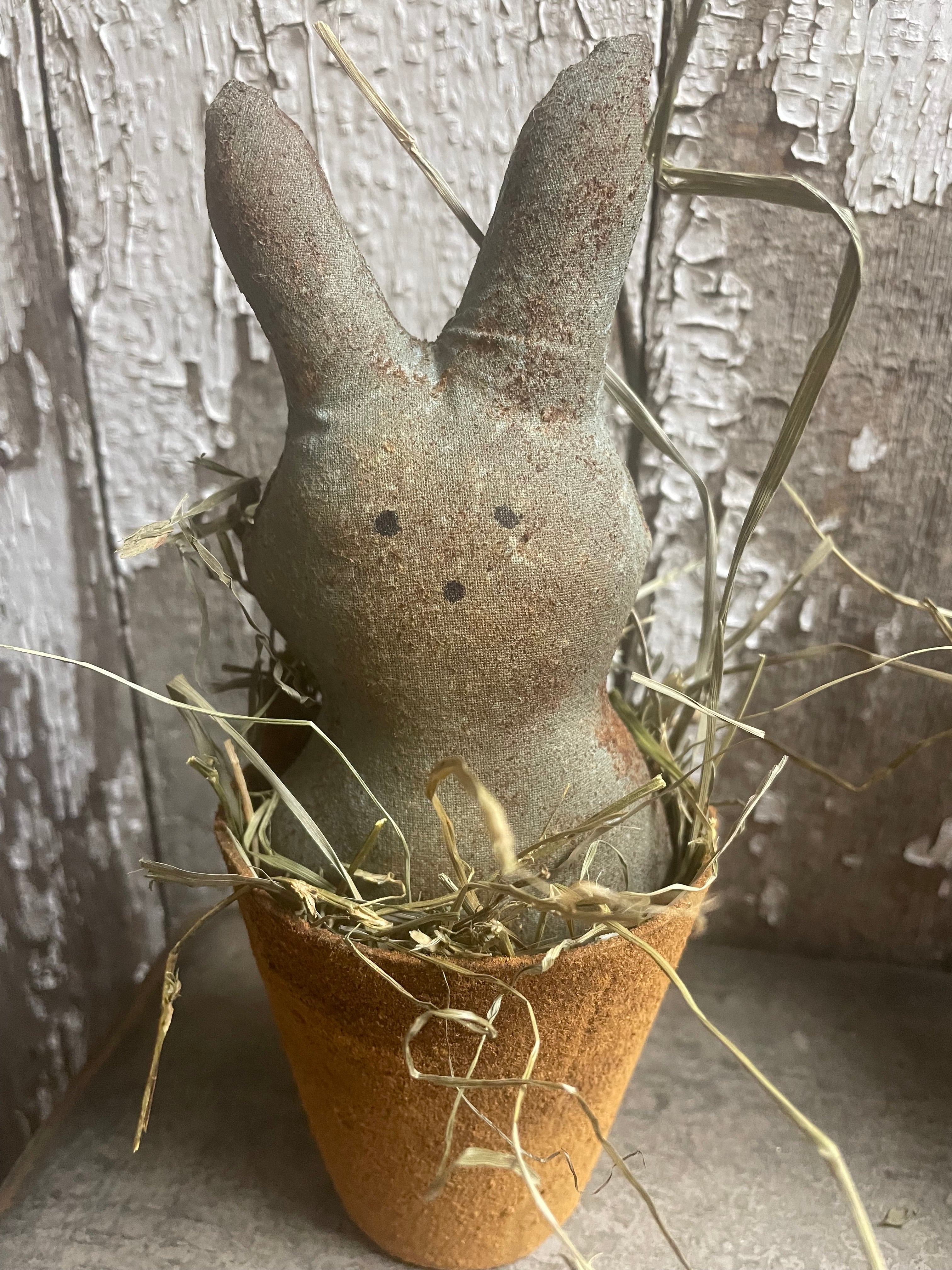 Small Primitive Peep In Blackened Wax Dipped Pot 8x3 Single Or Set Of 4