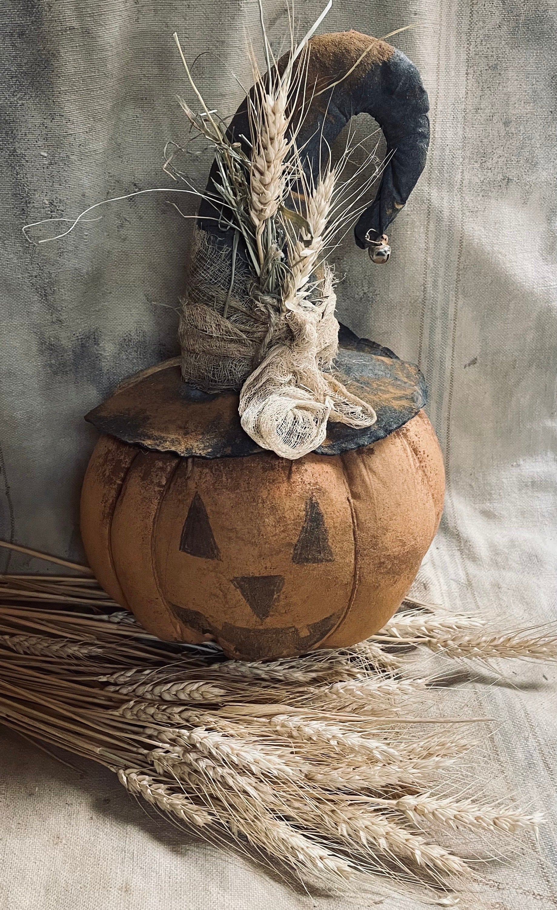 Primitive Fall Halloween Pumpkin Jack o Lantern Sitter 15x10