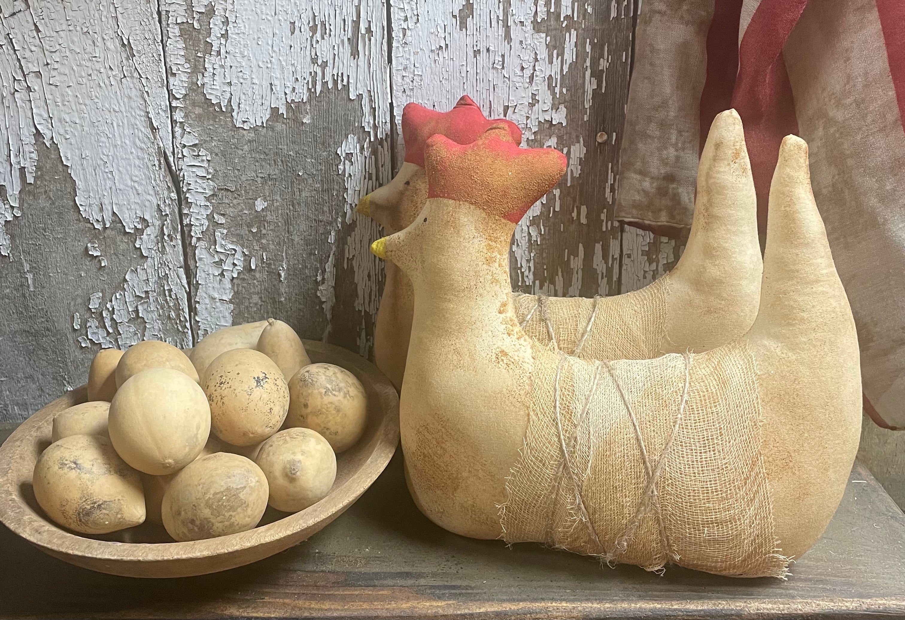 Small Primitive Grungy Chicken 9x8