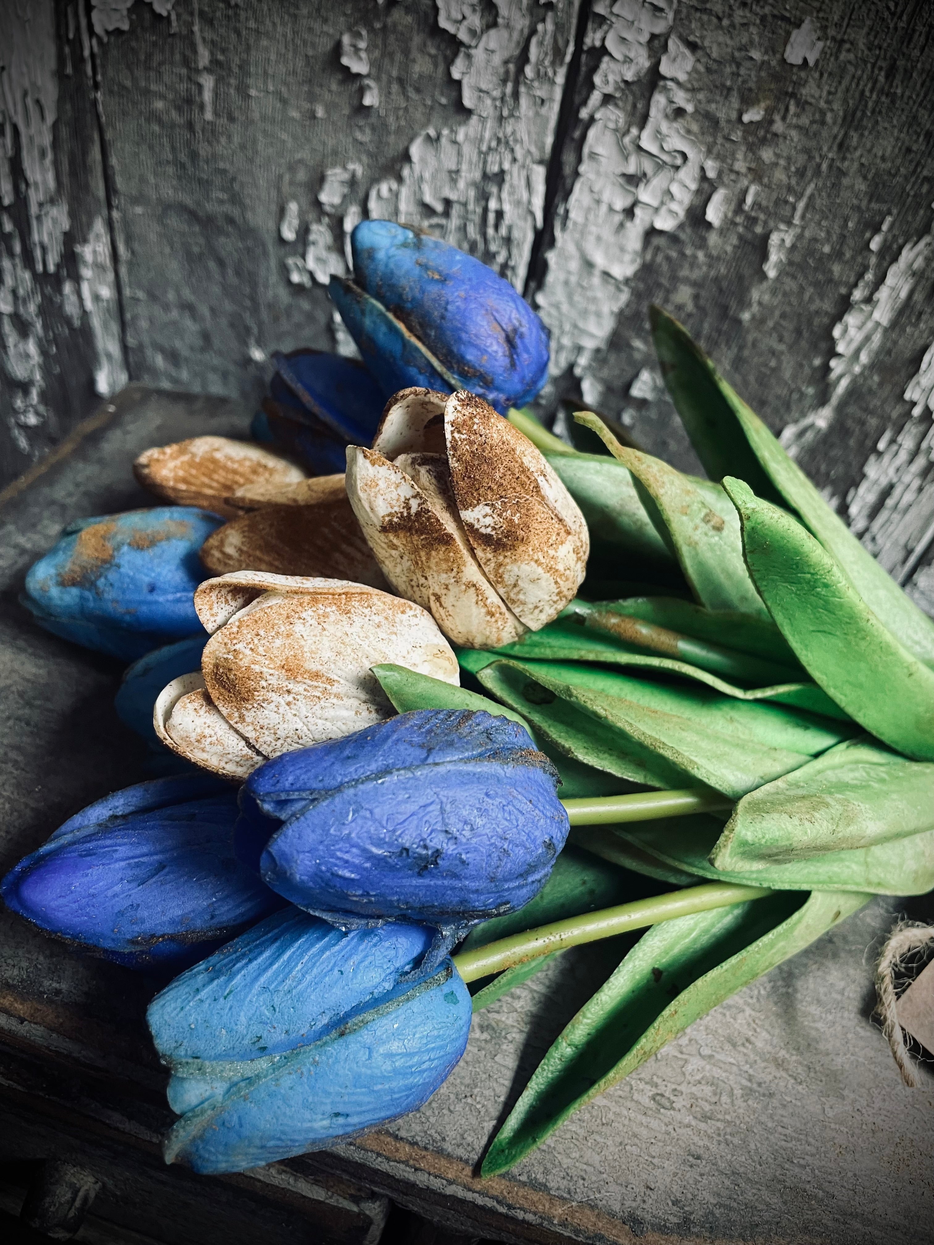 12 Primitive Grunged White And Blue Faux Tulips 14x1