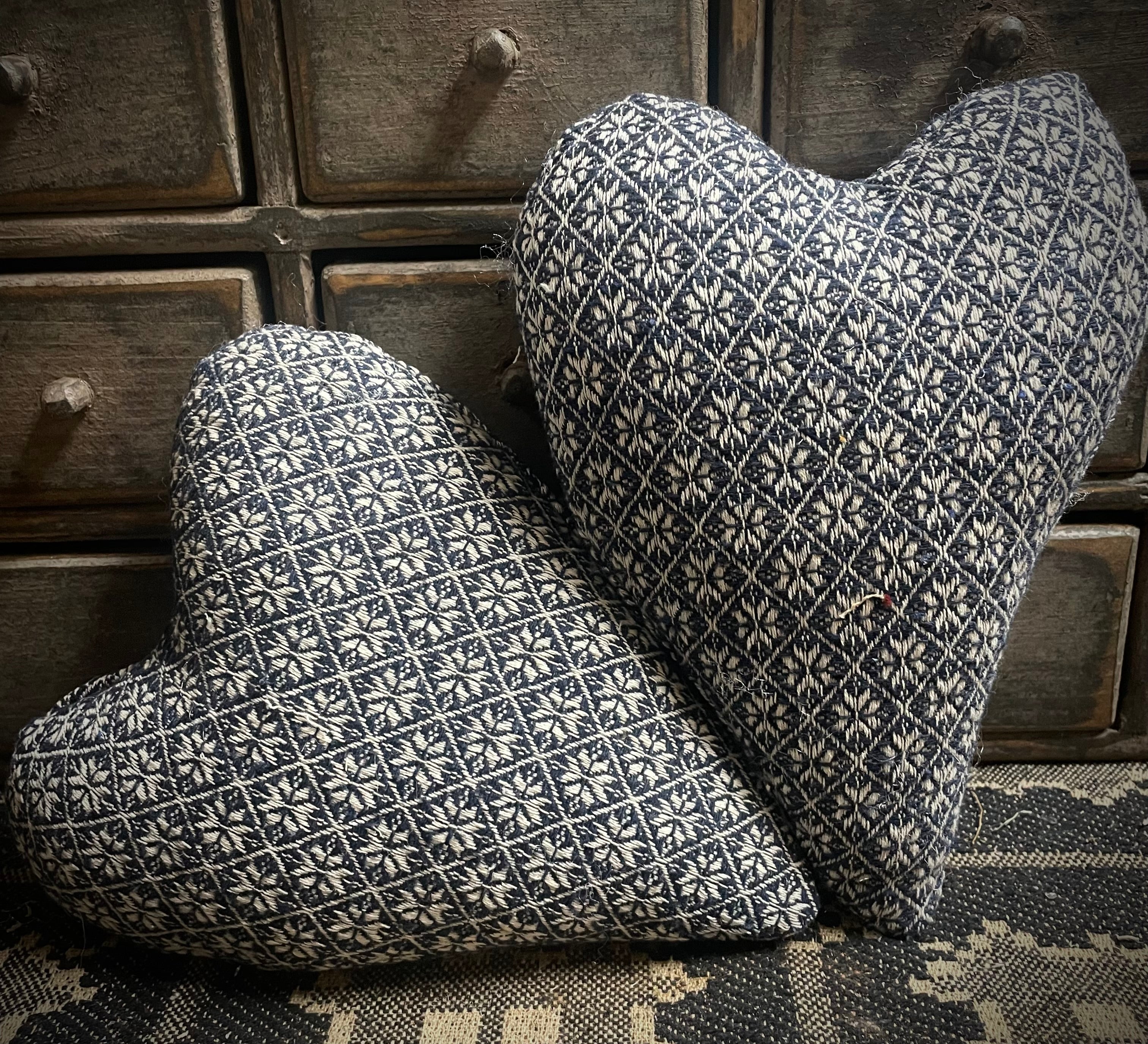 Primitive Handmade Valentines Coverlet Heart Blue 10x9