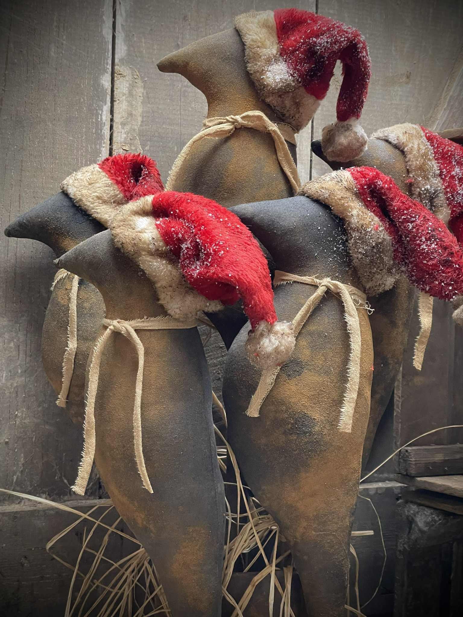 Primitive Grungy Christmas Crow Poke 20x6