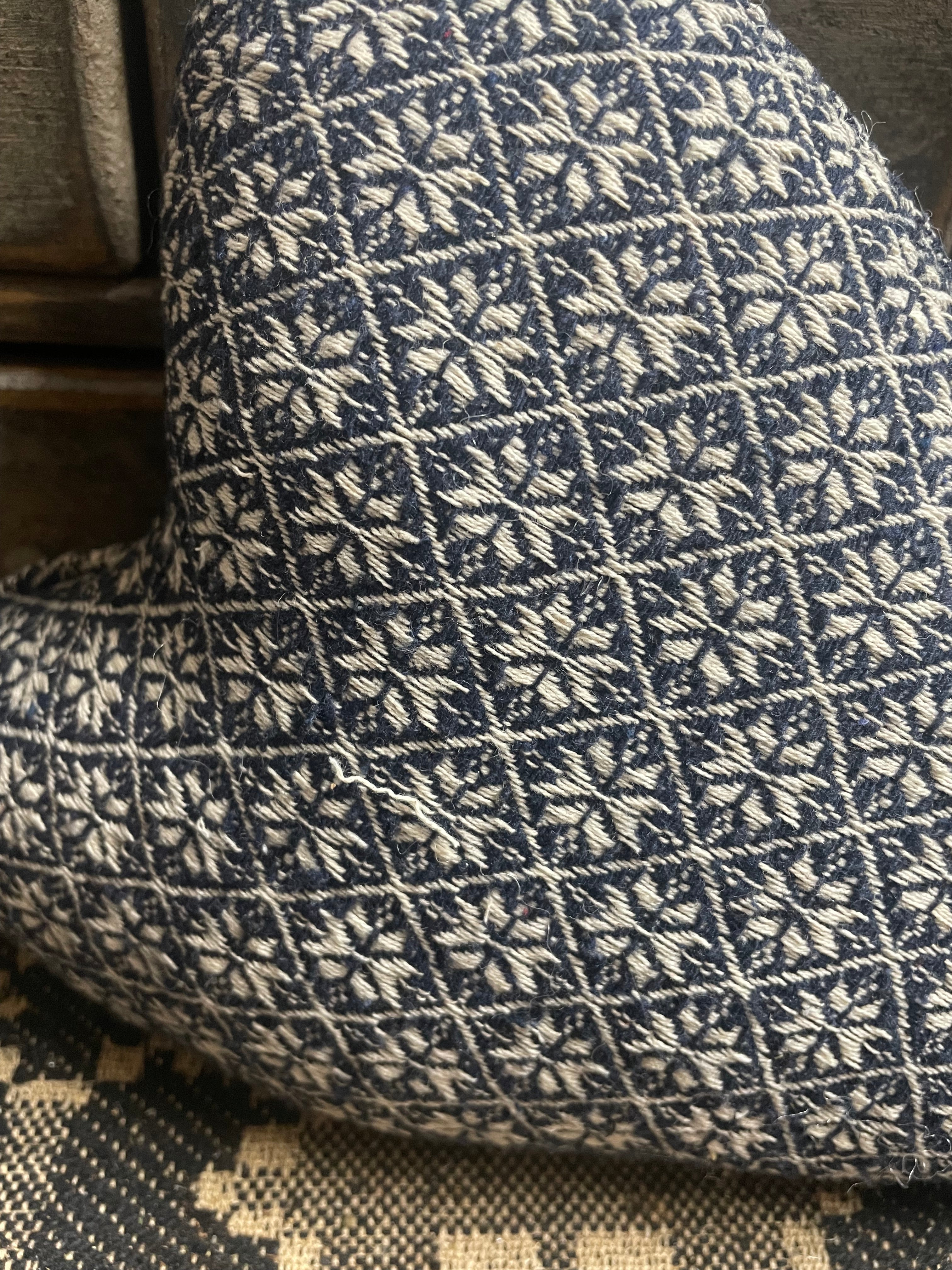 Primitive Handmade Valentines Coverlet Heart Blue 10x9