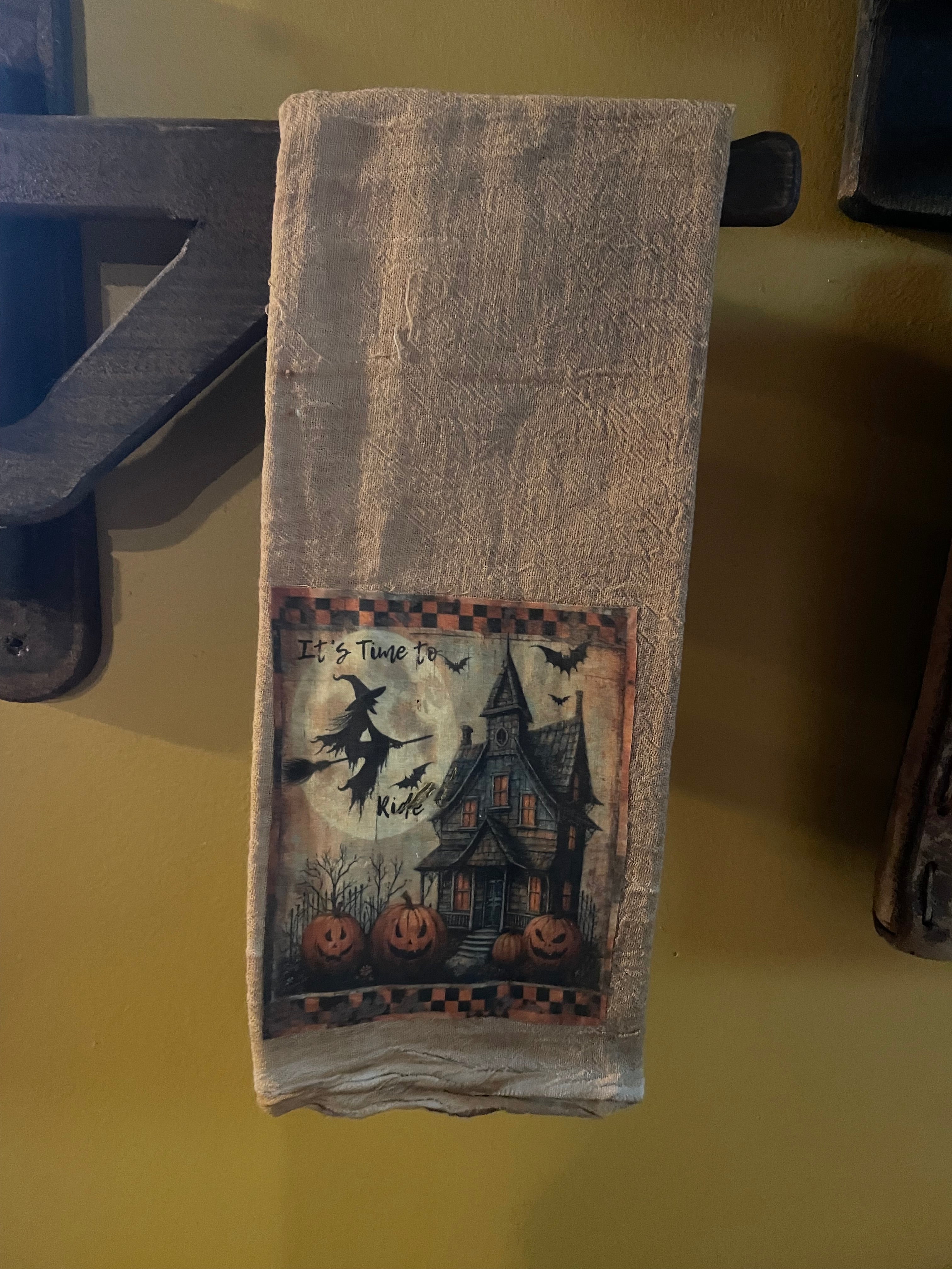 Primitive Decorative Fall Flour Sac Towel With Picture 28x29