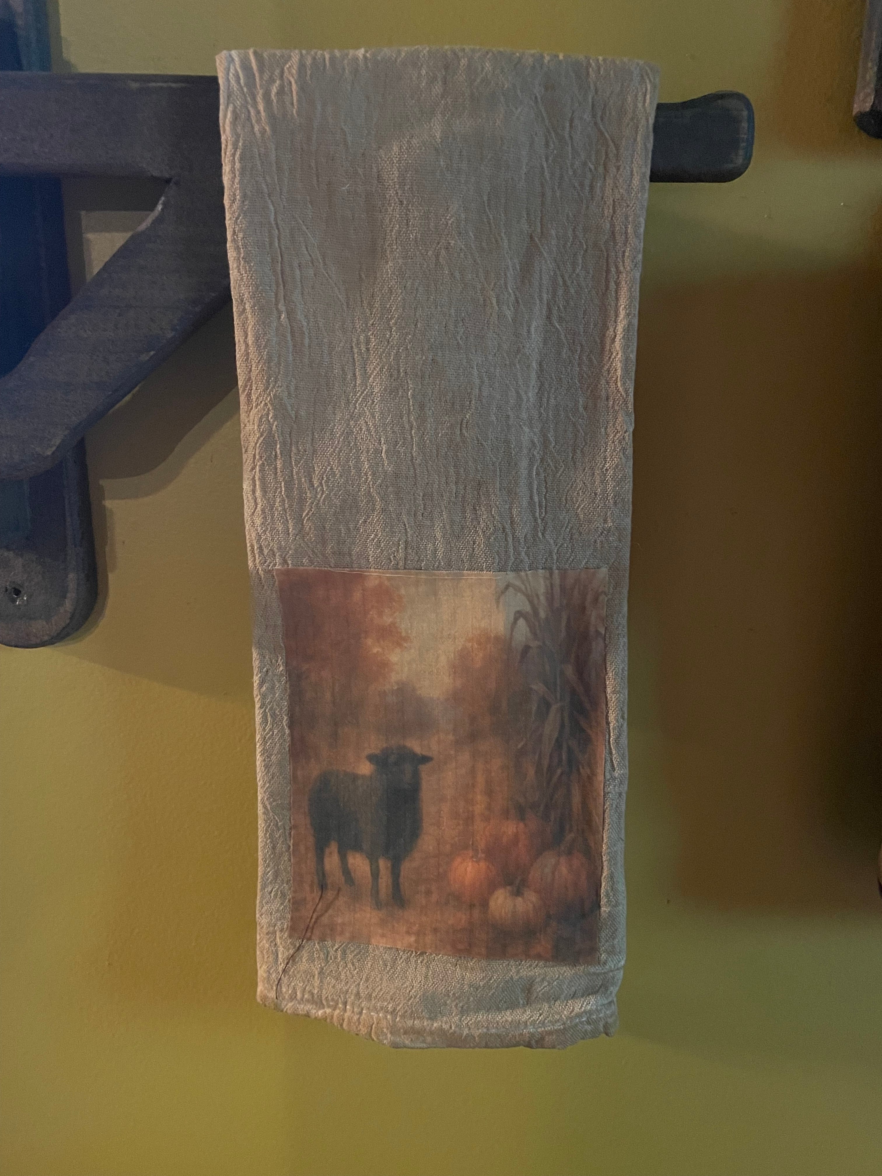 Primitive Decorative Fall Flour Sac Towel With Picture 28x29