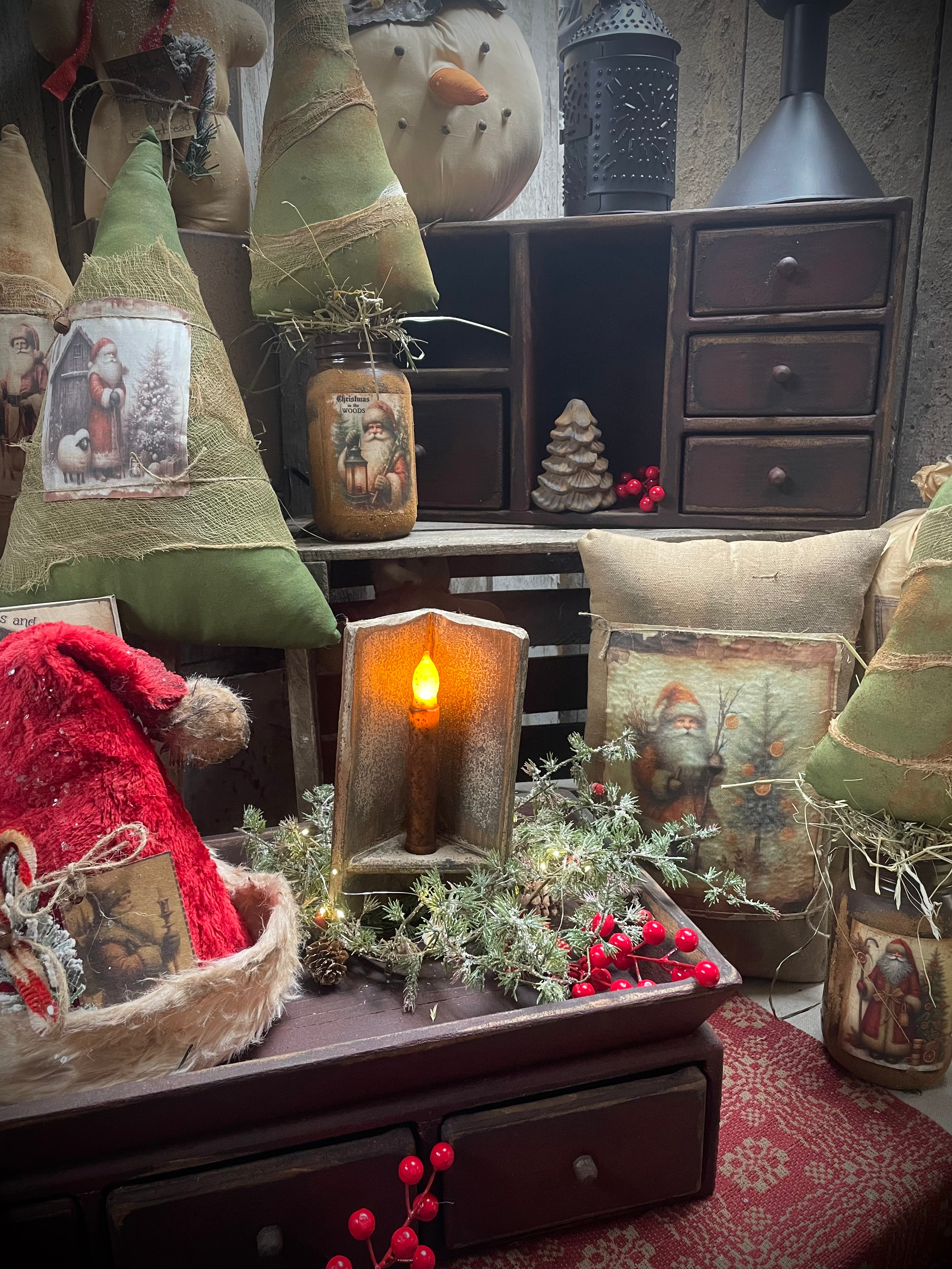 Primitive Corner Sconce With Candle 9x3x4 Antique White