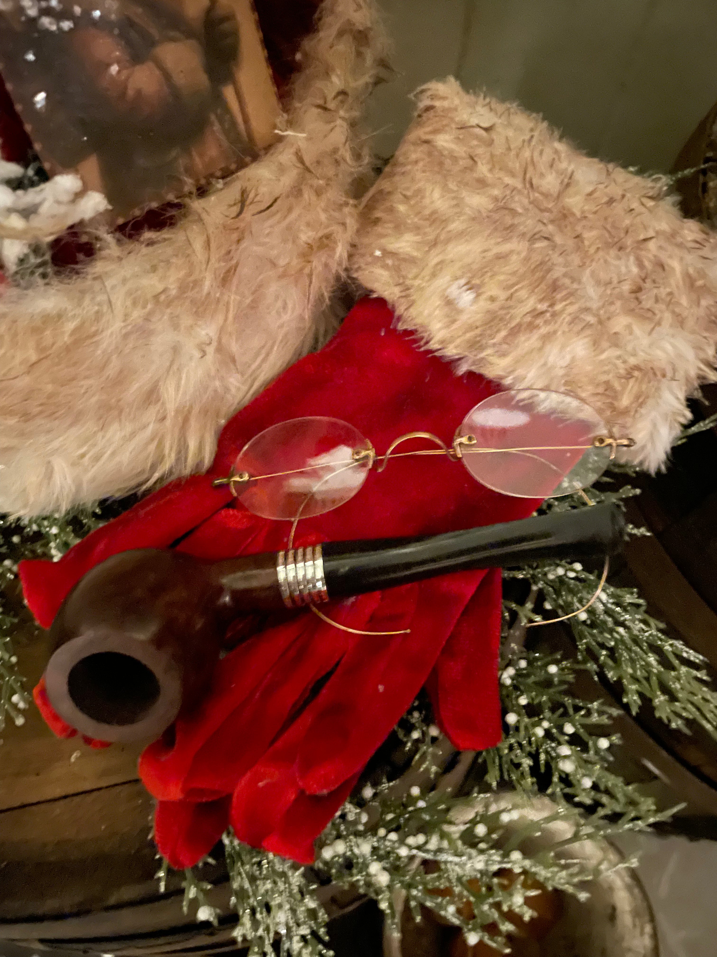 Primitive Antique Pipe And Antique Glasses Set B