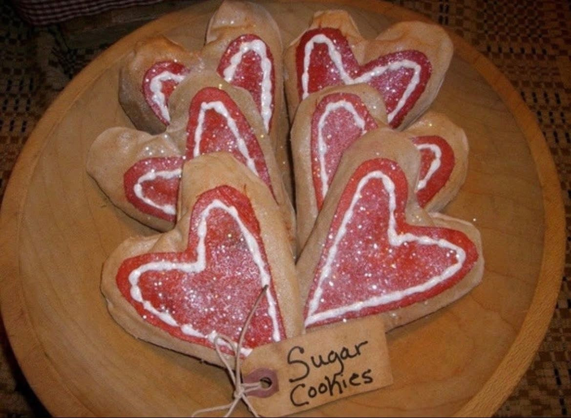 6 Primitive Valentines Iced Sugar Cookies Bowl Fillers 4x3