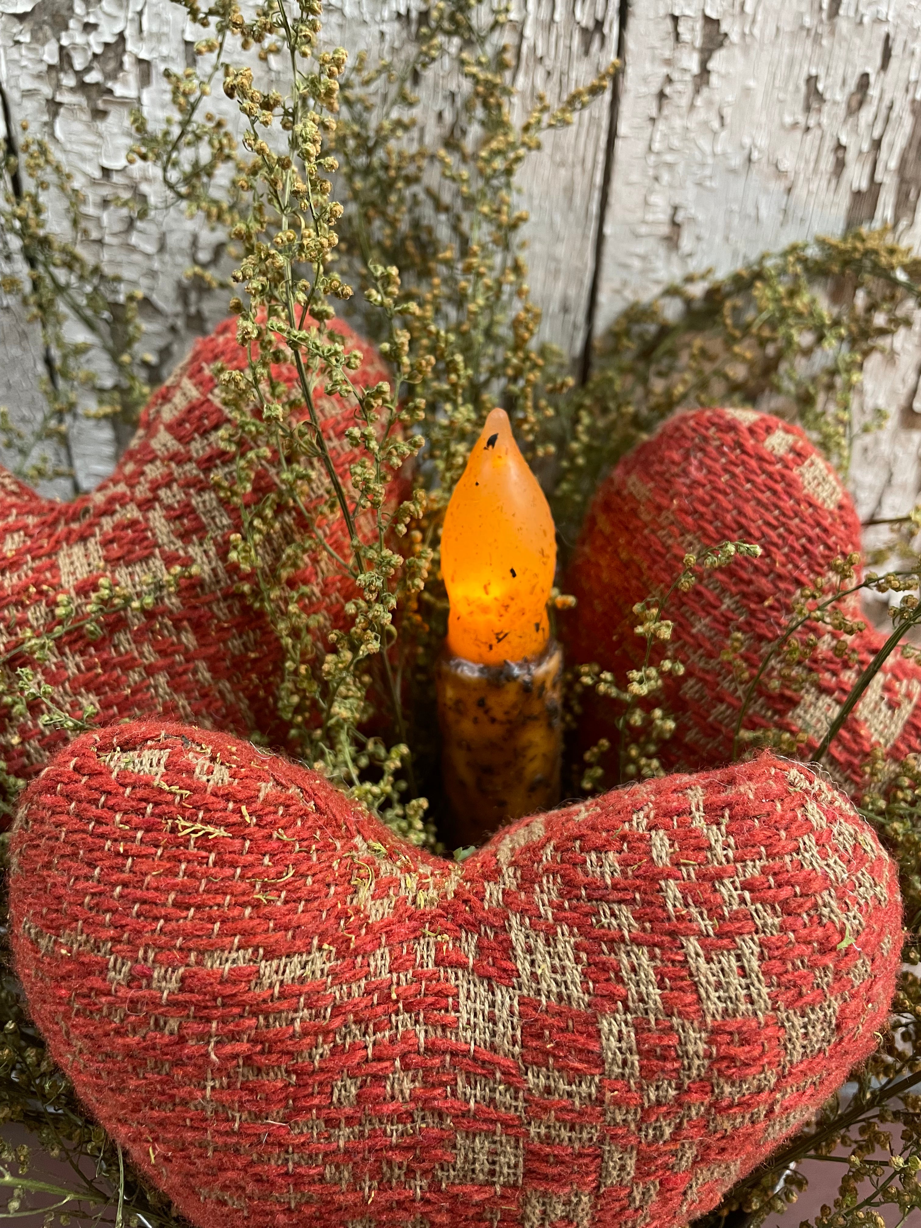 Primitive Valentines Coverlet Hearts In Antique Bundt Mold Gathering 12x10