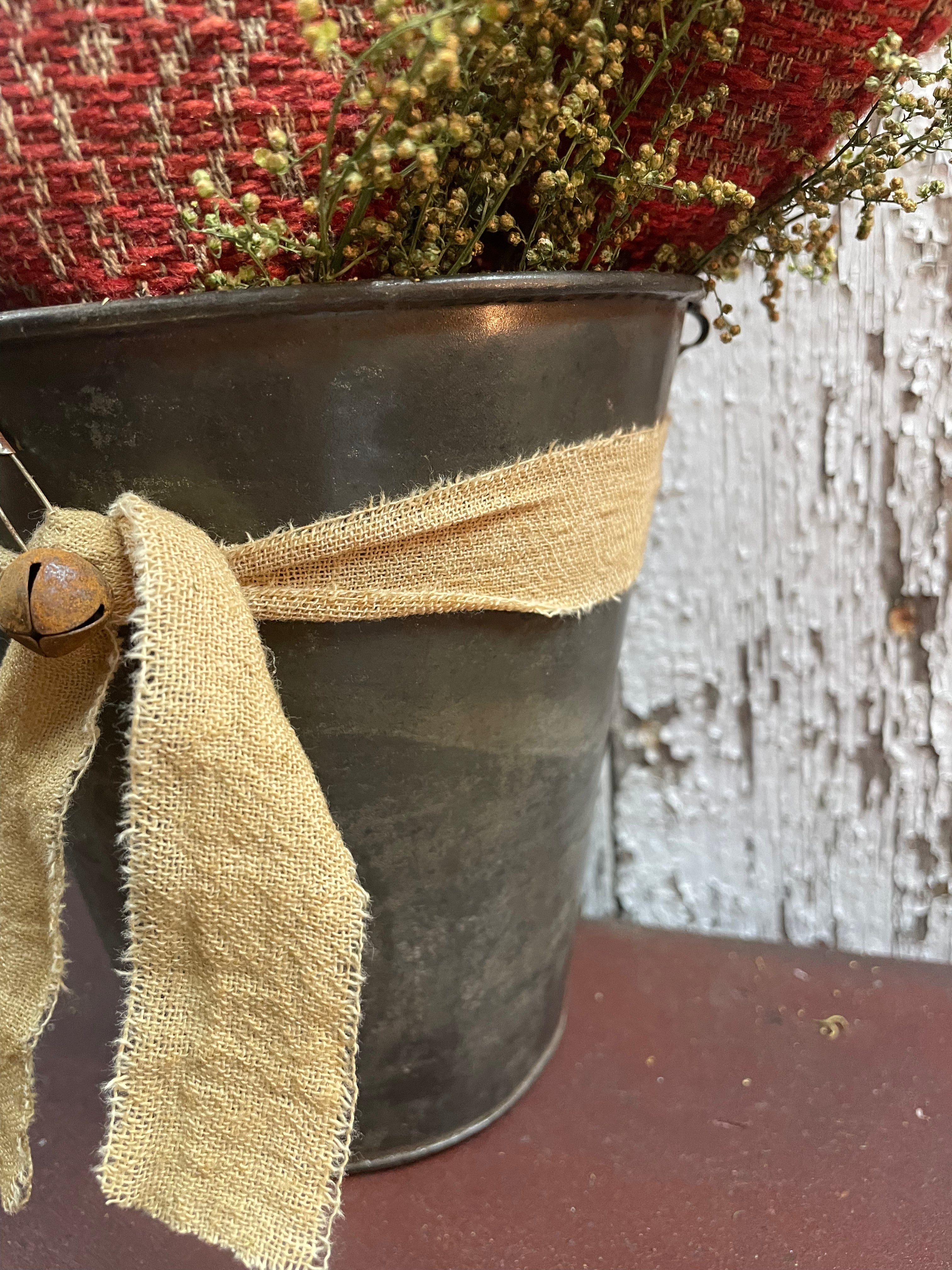 Primitive Valentines Coverlet Hearts In Antique Bundt Mold Gathering 12x10