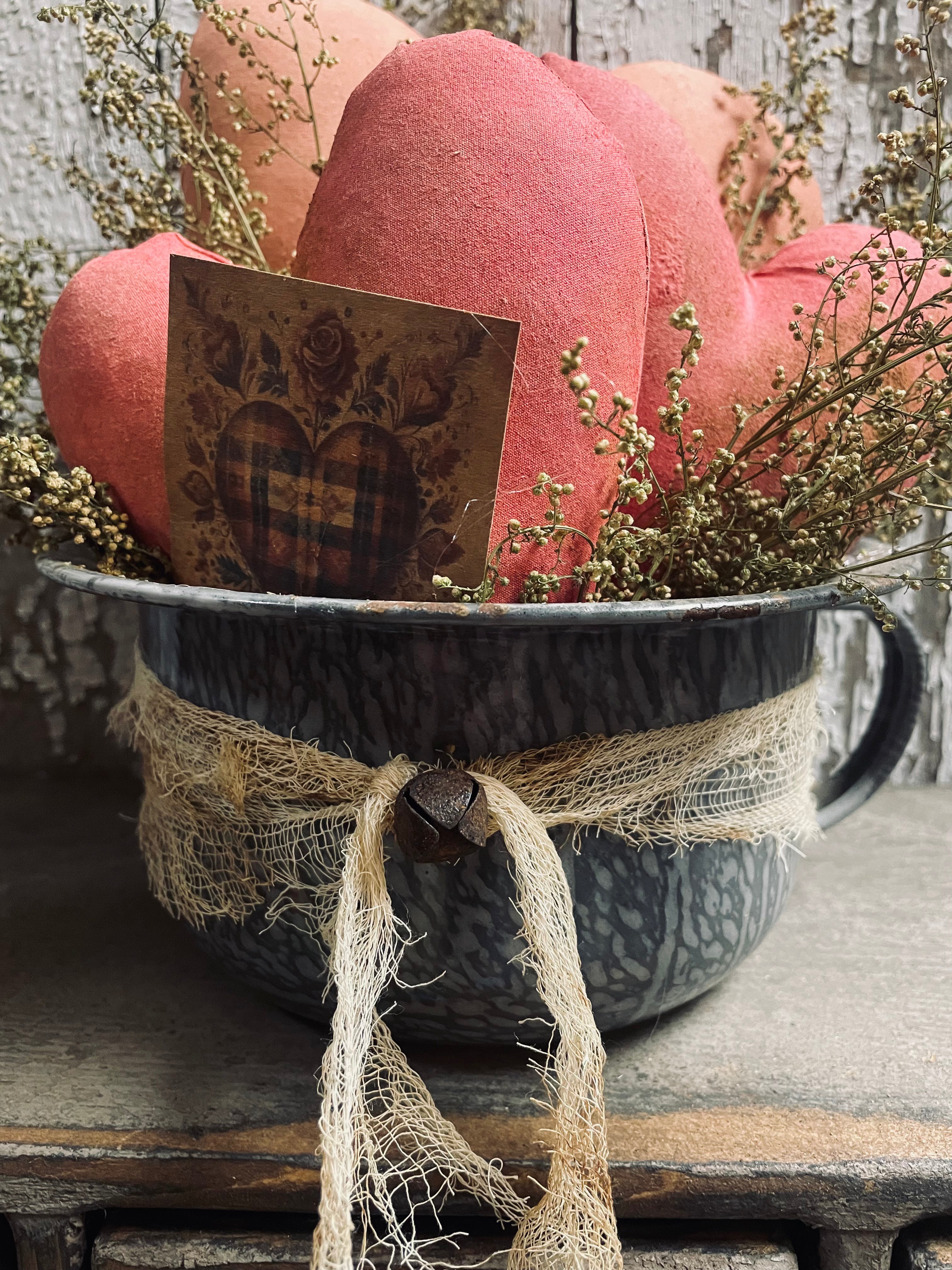 Primitive Valentines Hearts In Antique Enamelware Pot 9x8