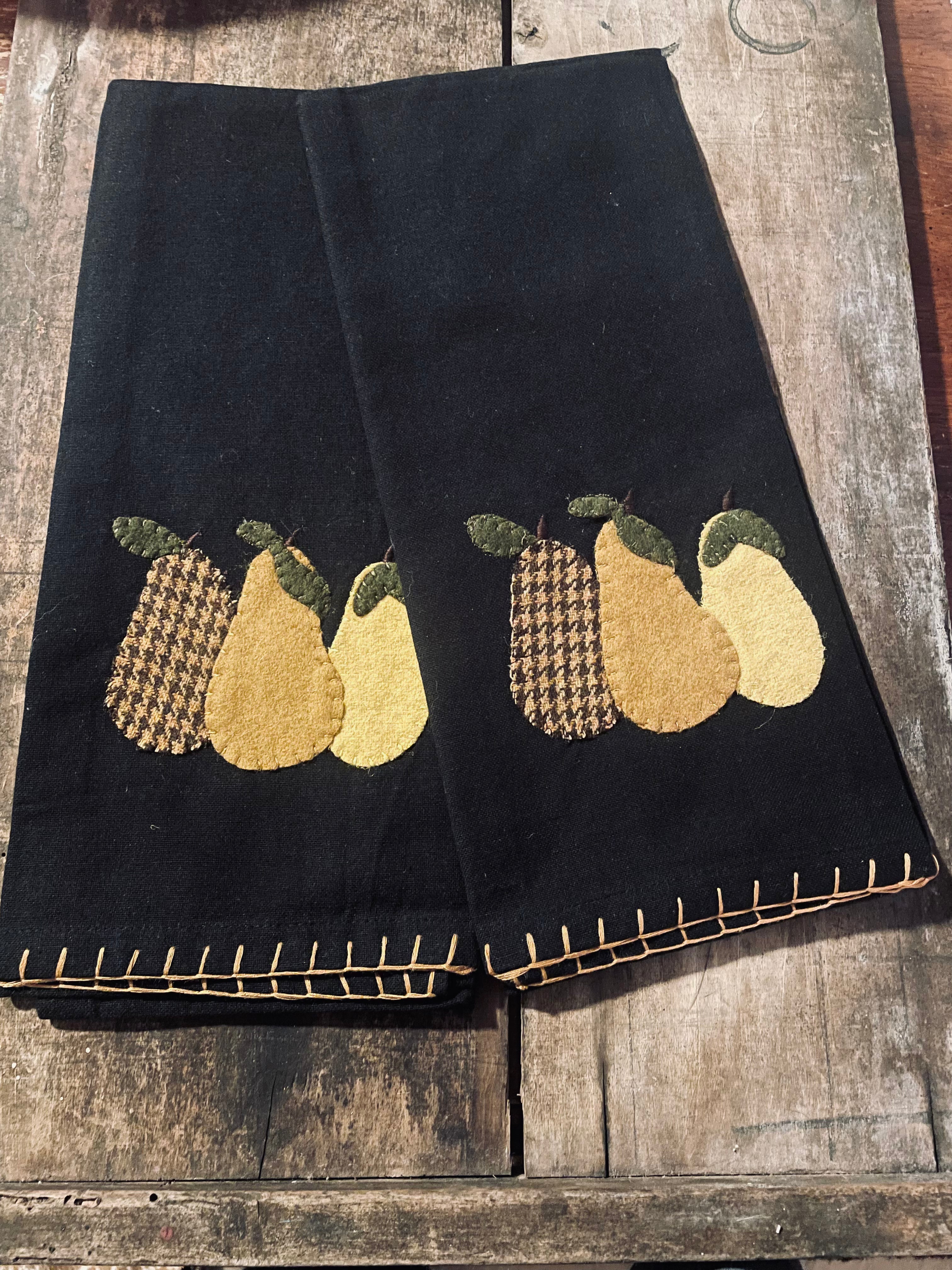 Primitive Towel With Pears 28x17