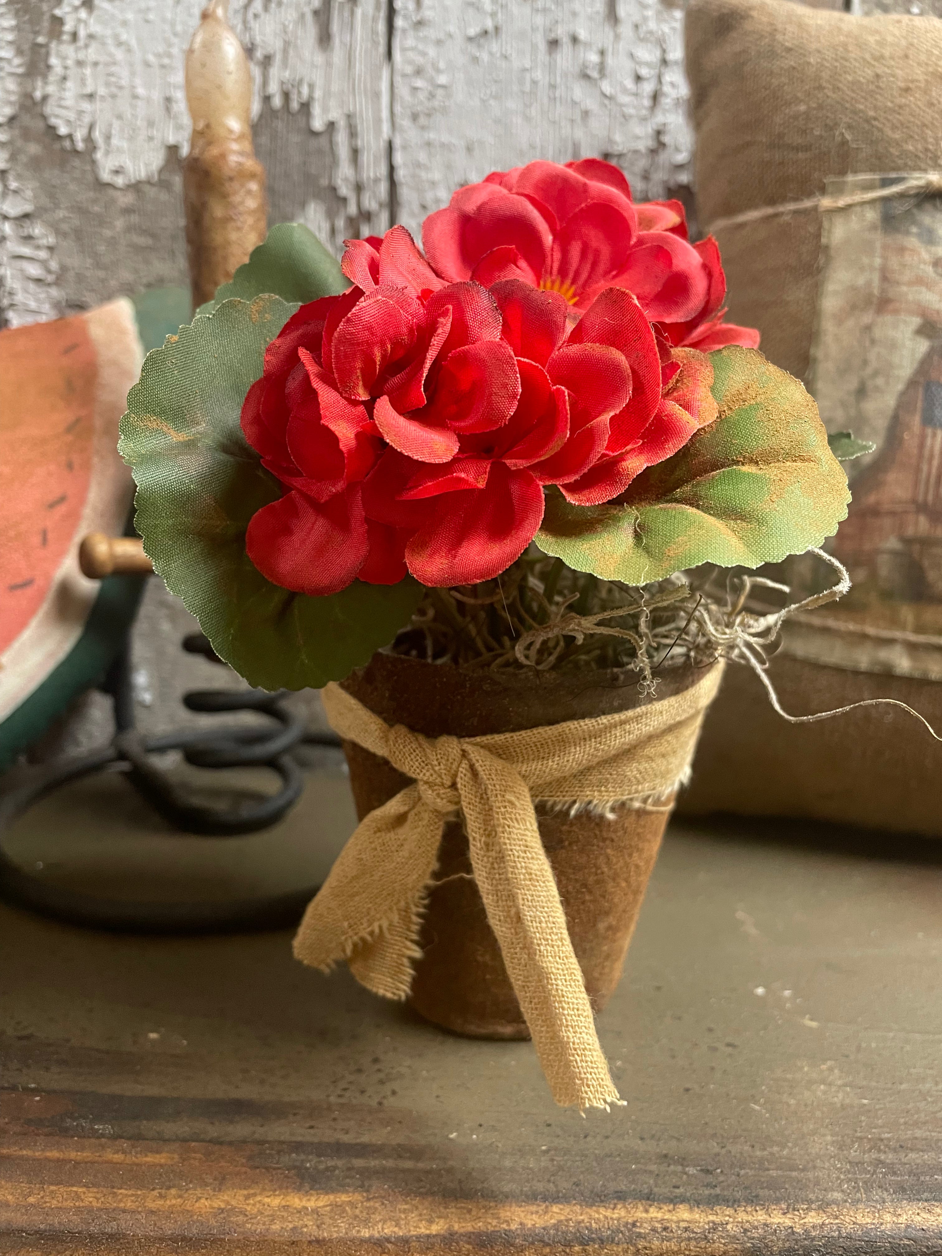 Primitive Grungy Faux Geranium Pot Shelf Sitter Small 6x3