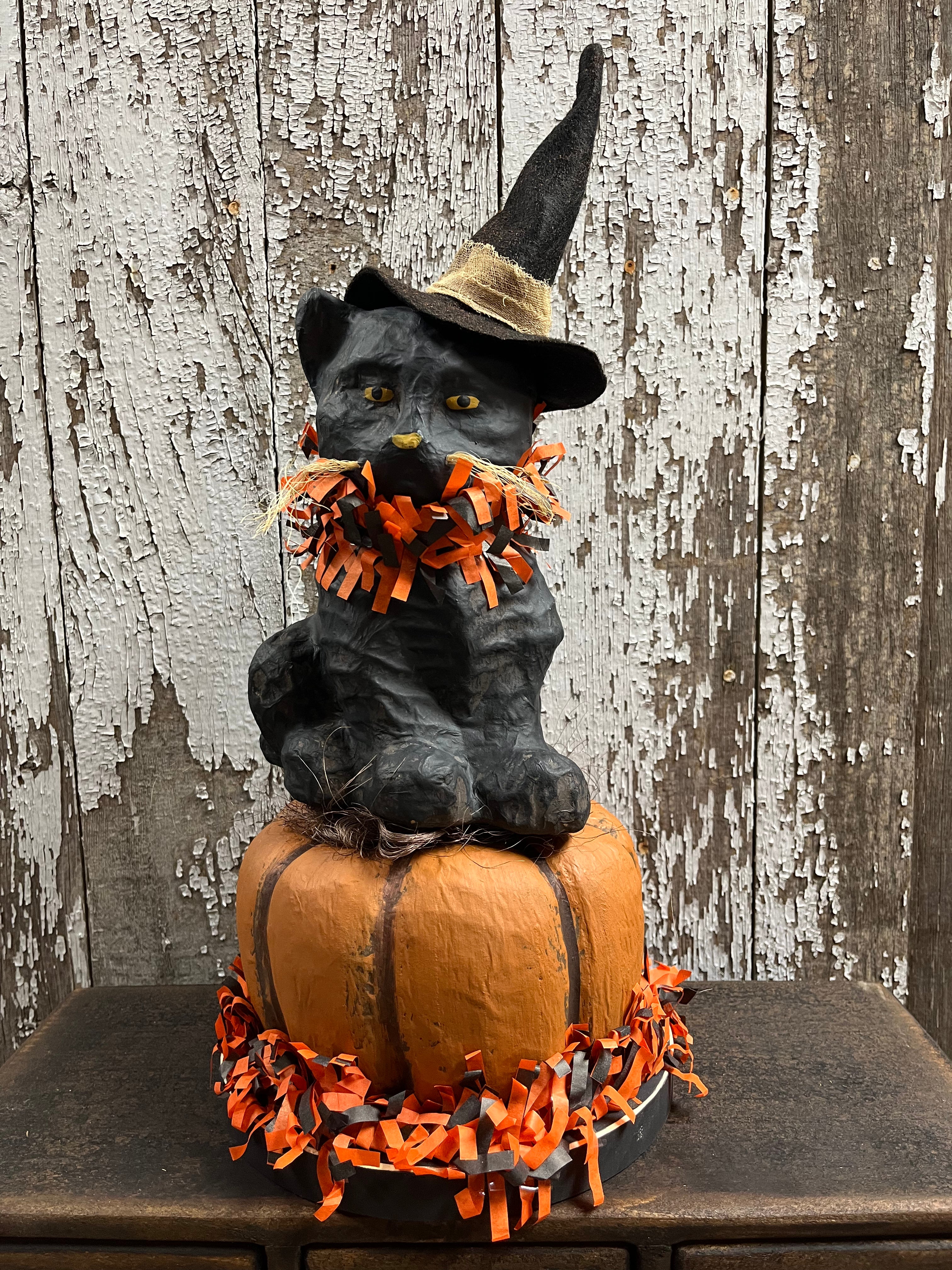 Primitive Cat On Pumpkin Rugged Chic 18x8