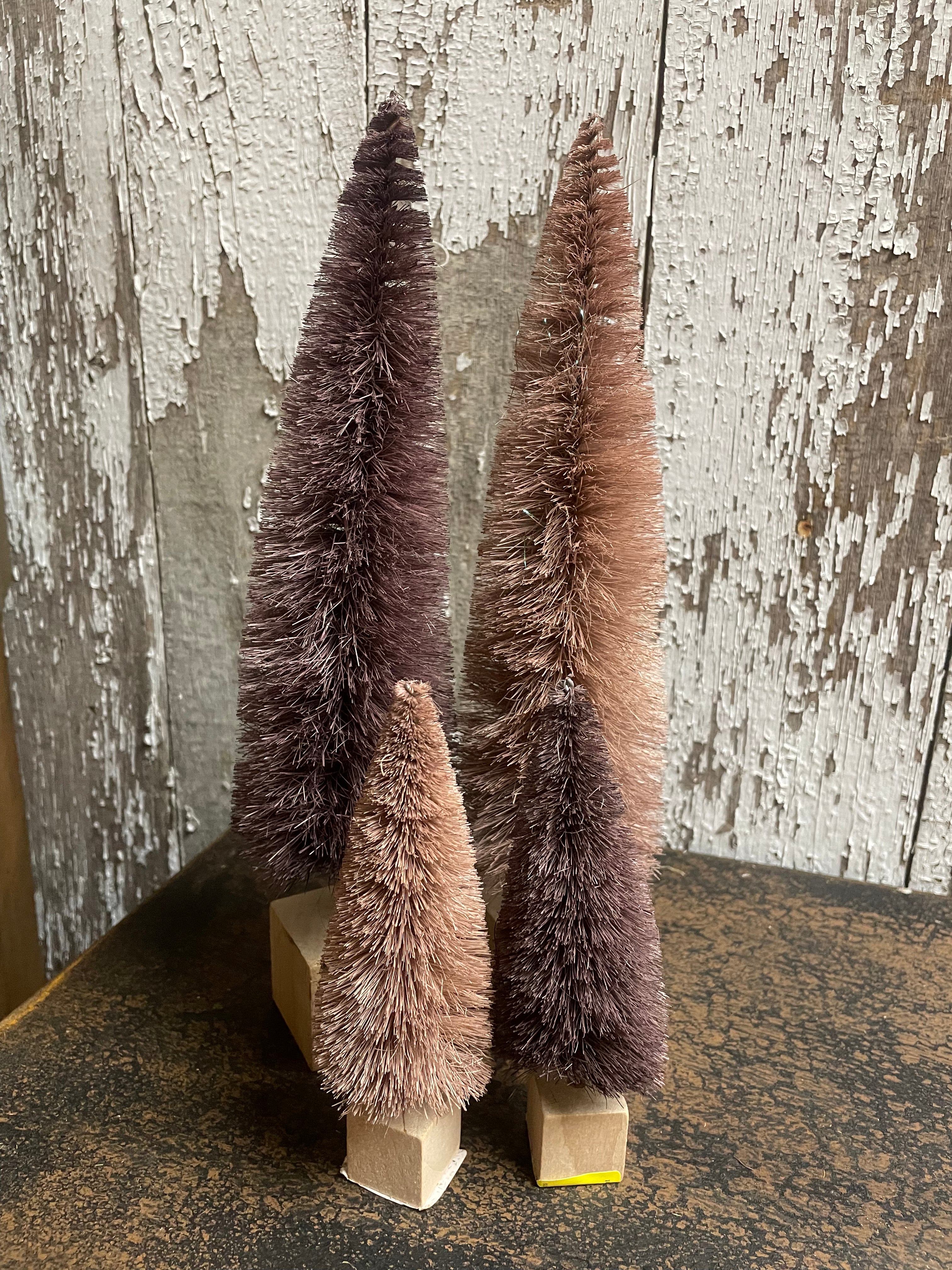 4 Primitive Bottle Brush Trees With A Garland 16 Inches
