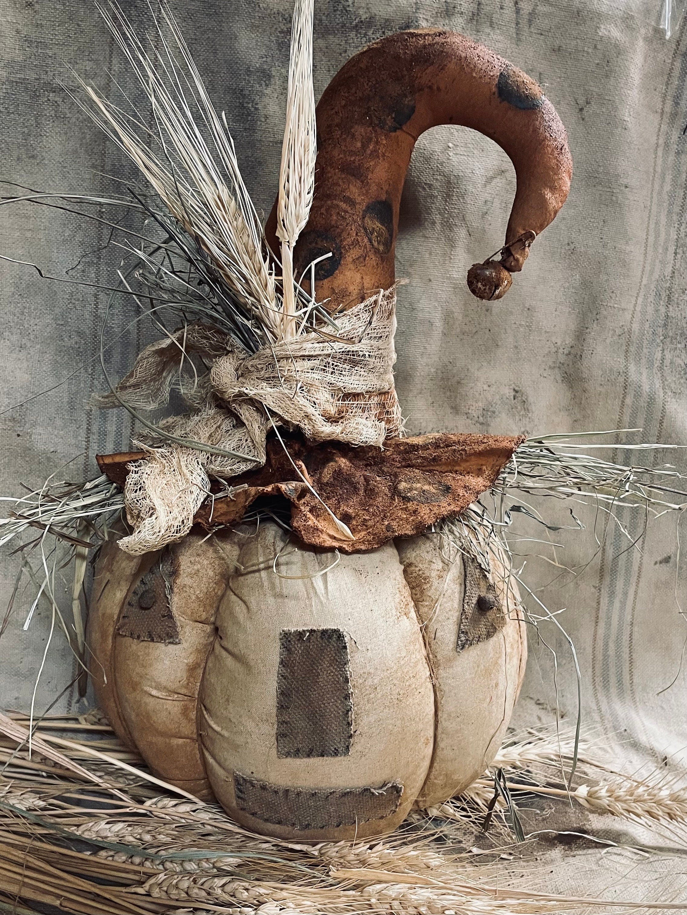 Primitive Fall Halloween Polka Hat Pumpkin Scarecrow Sitter 15x10
