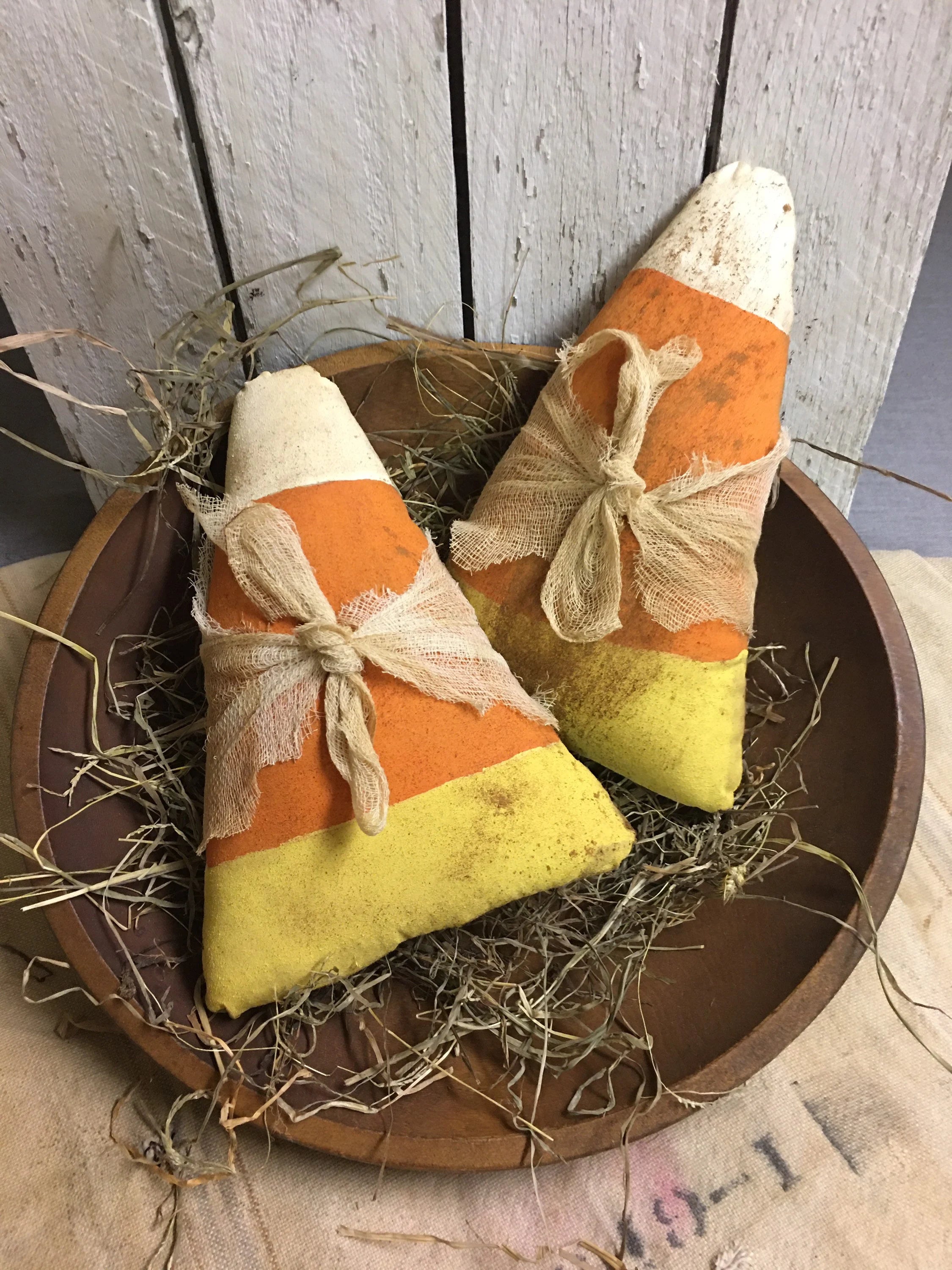 Small Primitive Candy Corn Shelf Sitter 10x7