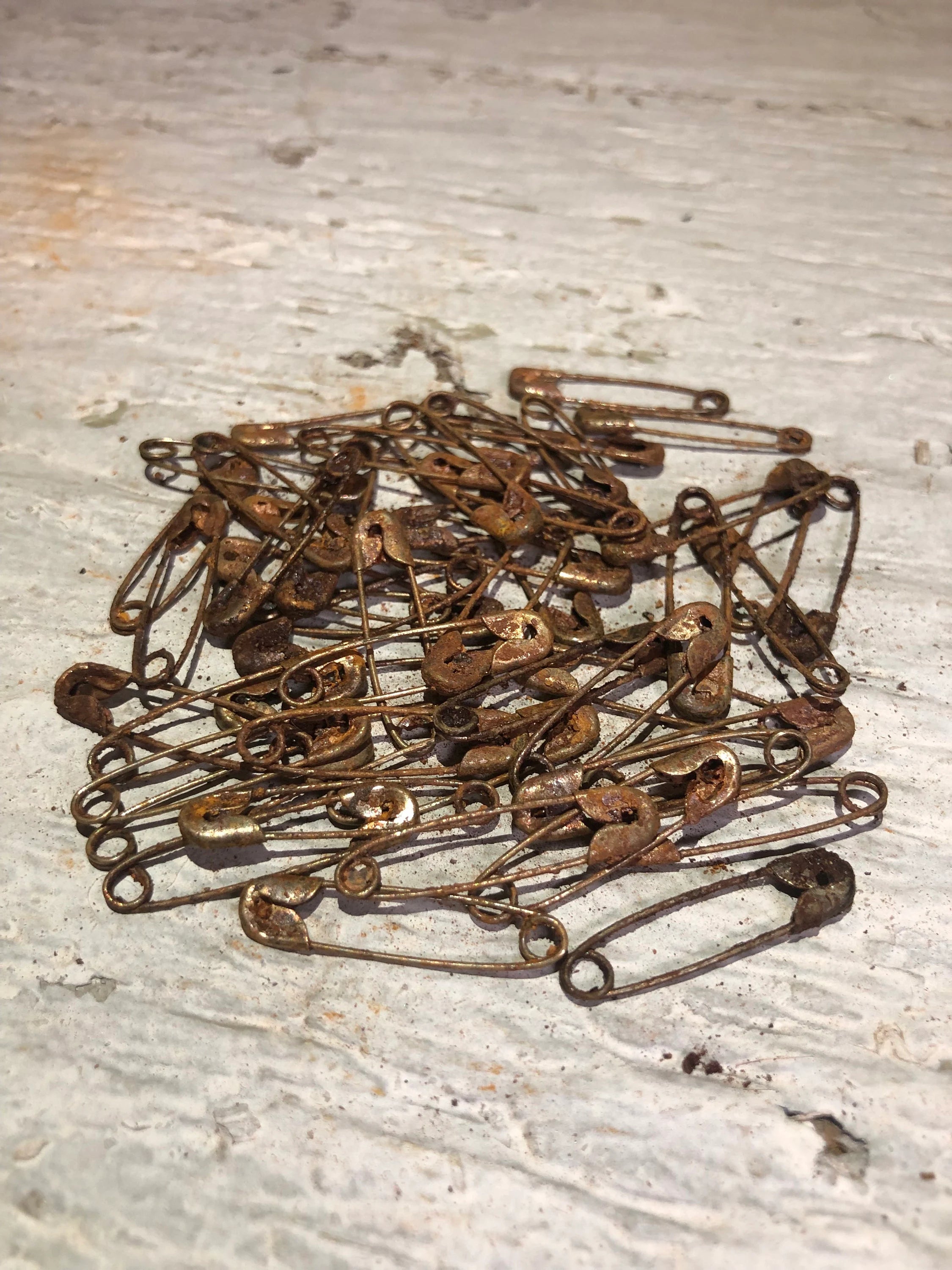 Primitive Rusty 1 Inch Safety Pins Set of 50 or 100