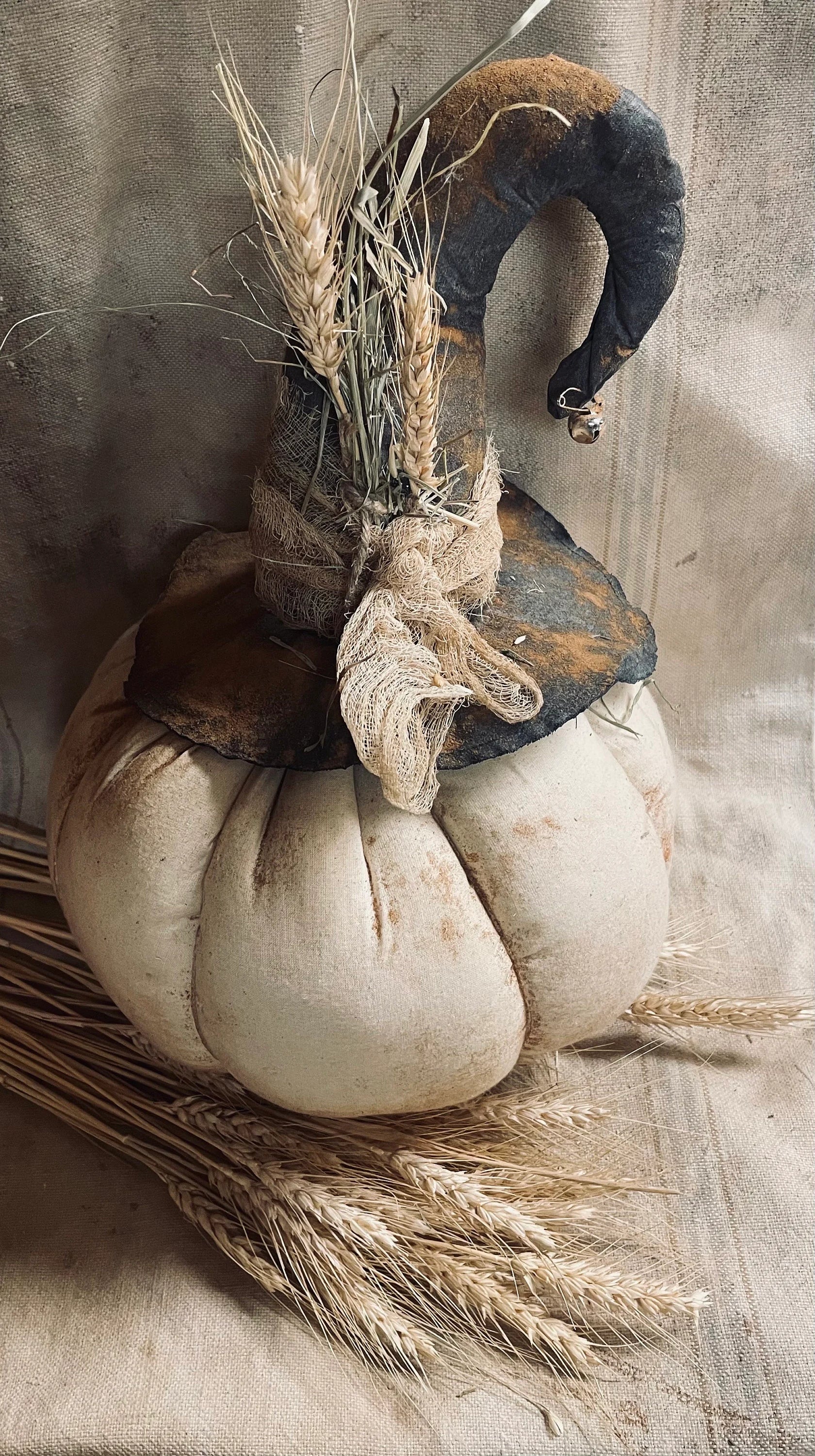 Primitive Fall Halloween White Pumpkin With Witch Hat Sitter 15x10
