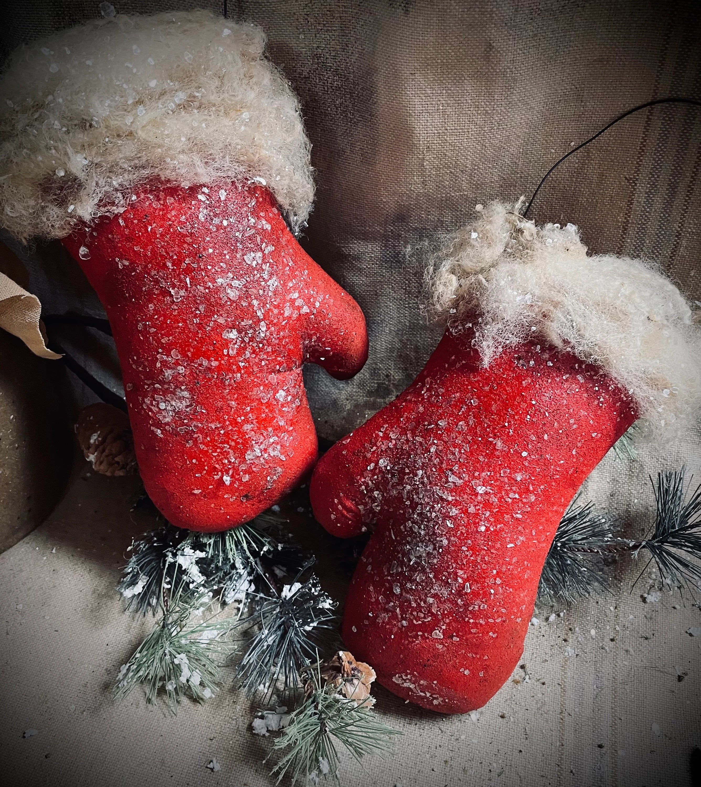 2 Large Primitive Christmas Winter Set of Red Mitten Hangers Bowl Fillers 9x4