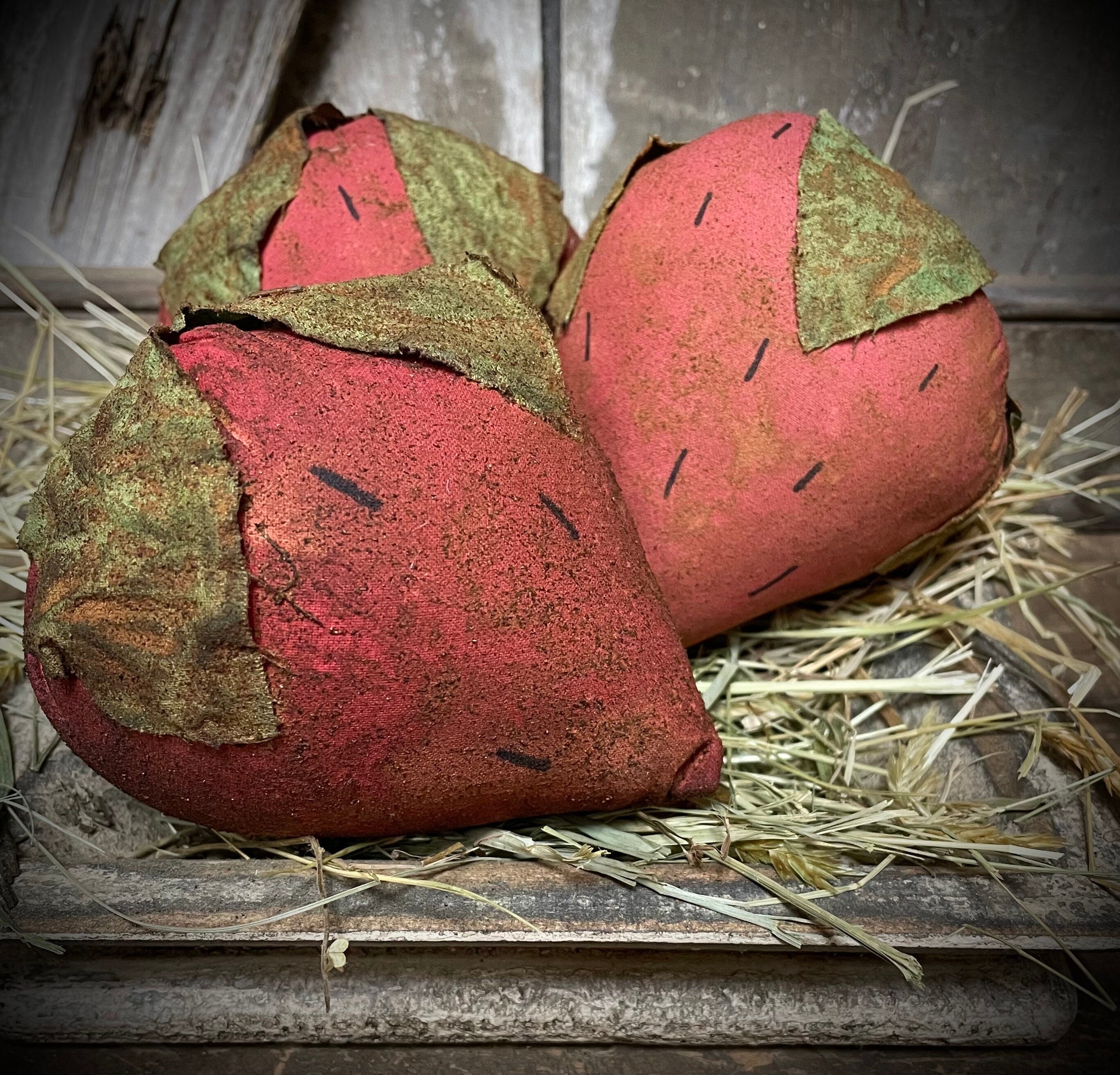 Primitive Grungy Strawberry 5x4