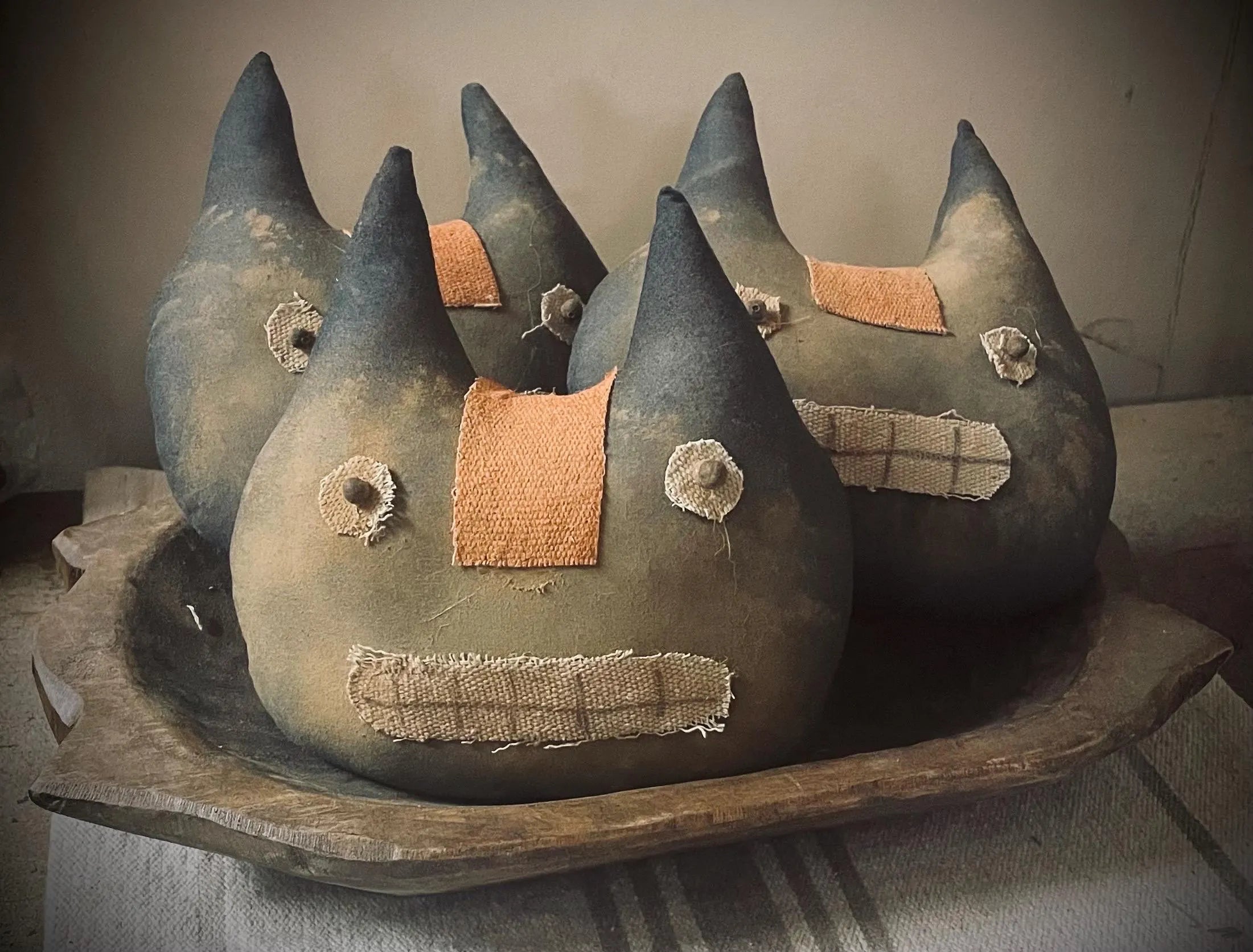 Primitive Black Cat Head Bowl Filler 7x8
