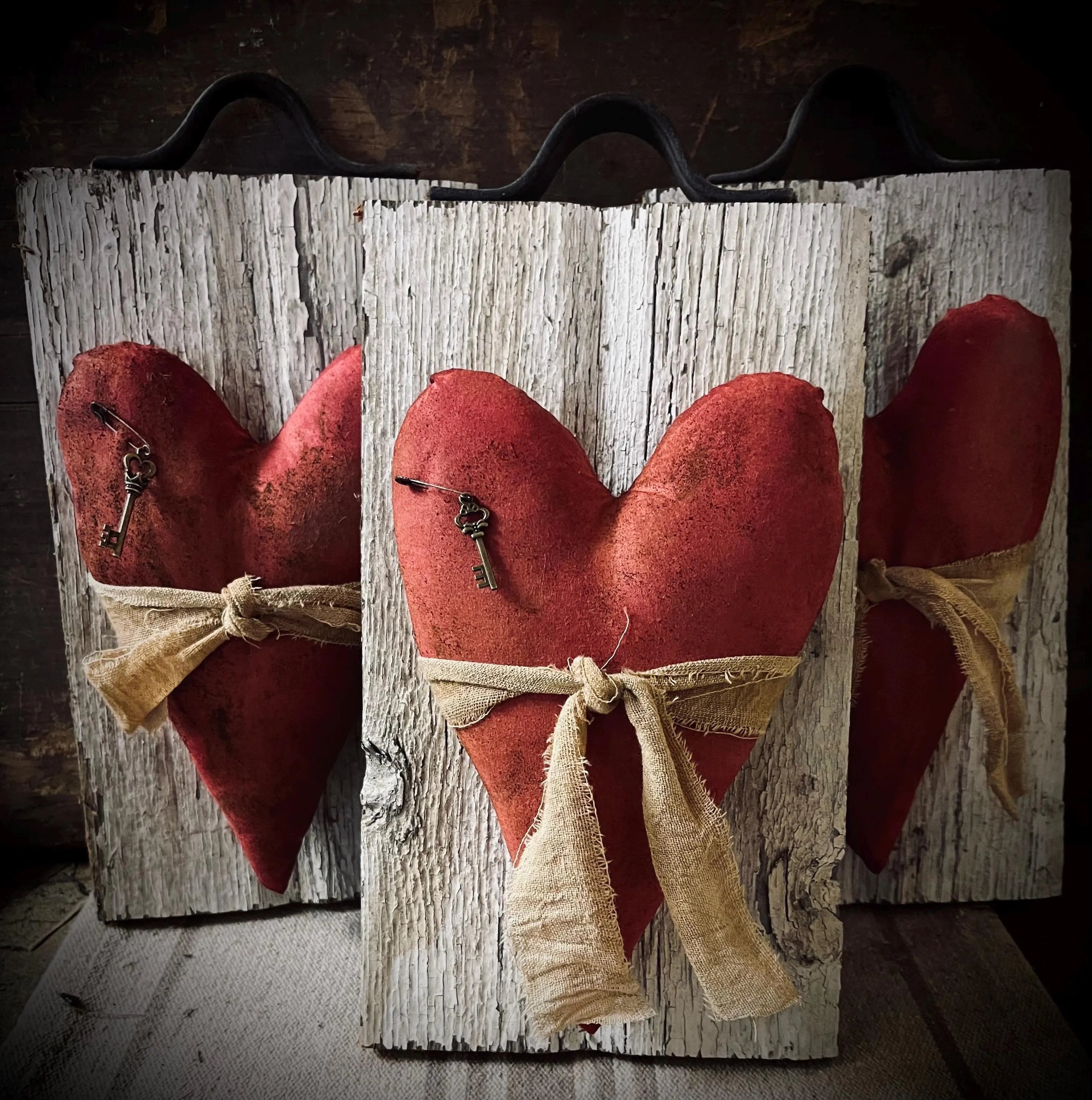 Primitive Farmhouse Valentines Heart On Old Chippy White Wood Hanger 11x6