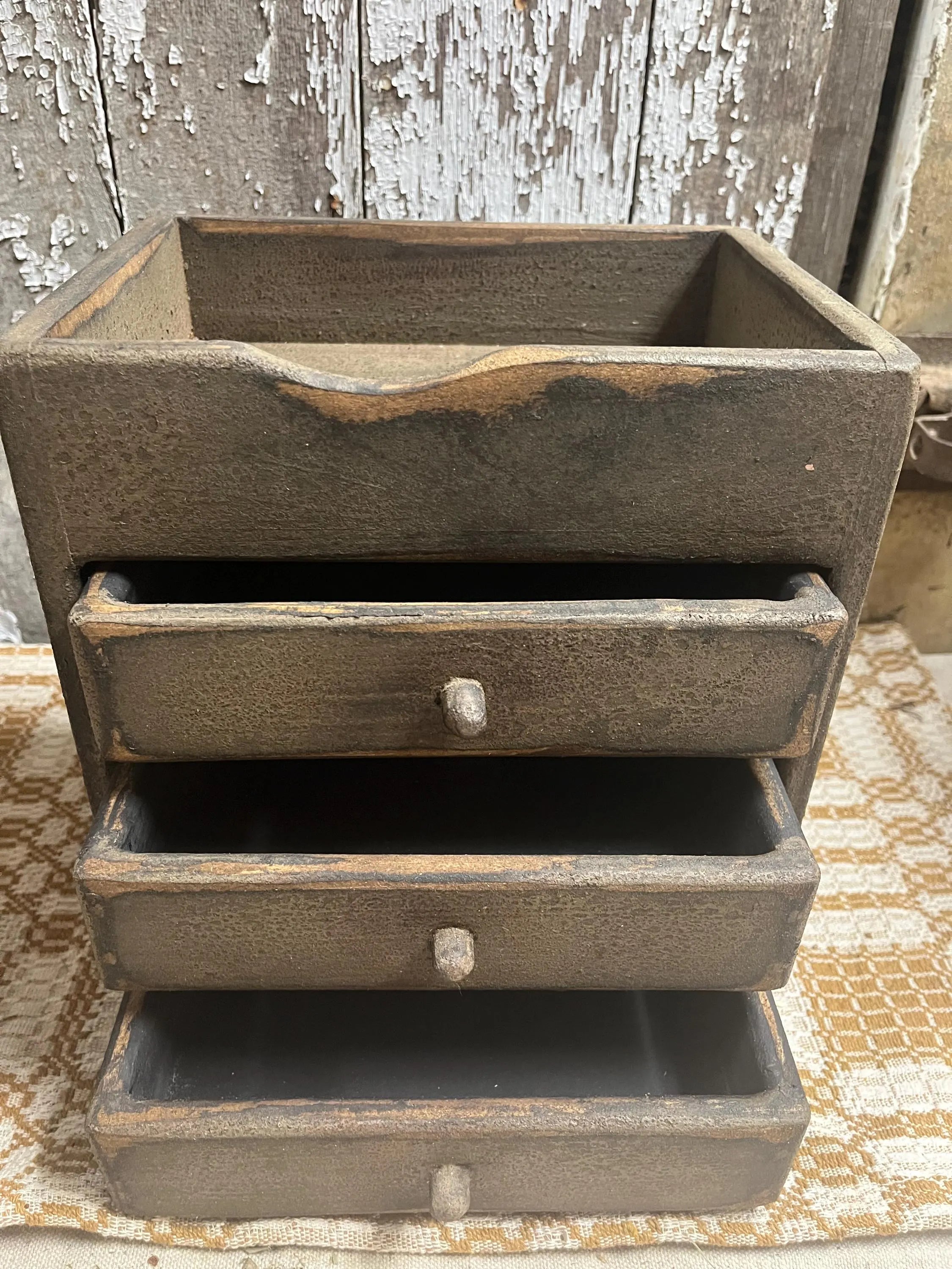 Primitive Wooden Three Drawer Cubby 11x10x8 Pepper Gray