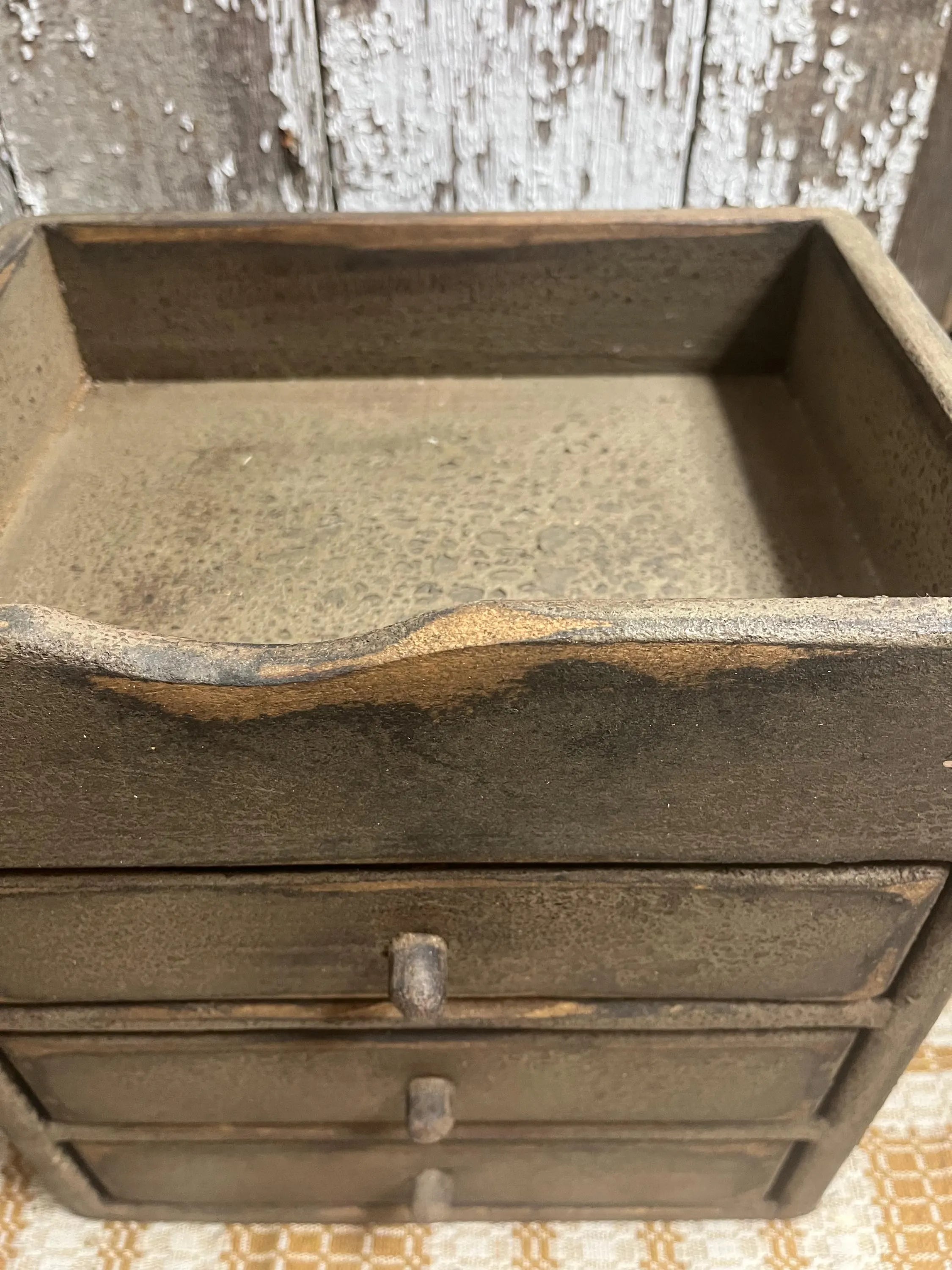 Primitive Wooden Three Drawer Cubby 11x10x8 Pepper Gray